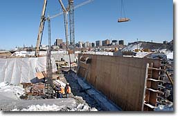 Building the entry to the garage ramp, North wall
Photo credit: Harry Foster, Canadian Museum of Civilization
