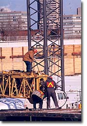 Installing the second crane at the site
Photo credit: Canadian War Museum
