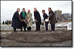 Groundbreaking ceremony on November 5th, 2002
From left to right: Dr. Victor Rabinovitch, President and CEO of the Canadian Museum of Civilization Corporation (CMCC); Mr. Mac Harb, MP Ottawa Centre; Mr. Marcel Beaudry, Chairman of the National Capital Commission (NCC); the Right Honourable Jean Christien, Prime Minister of Canada; the Honourable Sheila Copps, Minister of Canadian Heritage; and Mr. Joe Geurts, Director and CEO of the Canadian War Museum
Photo credit: Harry Foster, Canadian Museum of Civilization
