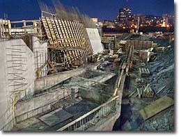 Night view of south ramp and exit stair
Photo credit: Harry Foster, Canadian Museum of Civilization
