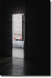 The headstone of the Unknown Soldier, Memorial Hall, 2010.
© Canadian War Museum, photo Steven Darby, CWM2011-0055-0072-Dm
