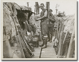 Soldiers of the 22nd Battalion in the trenches, July 1916.
George Metcalf Archival Collection
CWM 19920044-242
O.272
© Canadian War Museum
