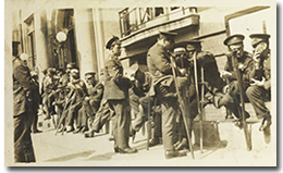 Wounded war veterans in Toronto, c.1915-1916.
George Metcalf Archival Collection
CWM 19800471-005
© Canadian War Museum
