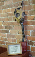 Masque  gaz de la 
Premire Guerre 
mondiale vendu par Army and Navy.