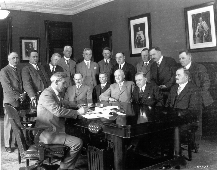 Signature d'une entente sur la pension de la vieillesse, 19 mai 1928, Saskatchewan - ANC, détail de C024729