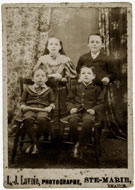 Marius Barbeau avec sa soeur et ses frres, c.1891., © MCC/CMC, 86-1201