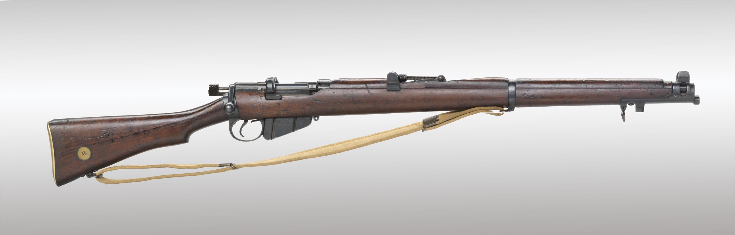 bolt action centre-fire rifle