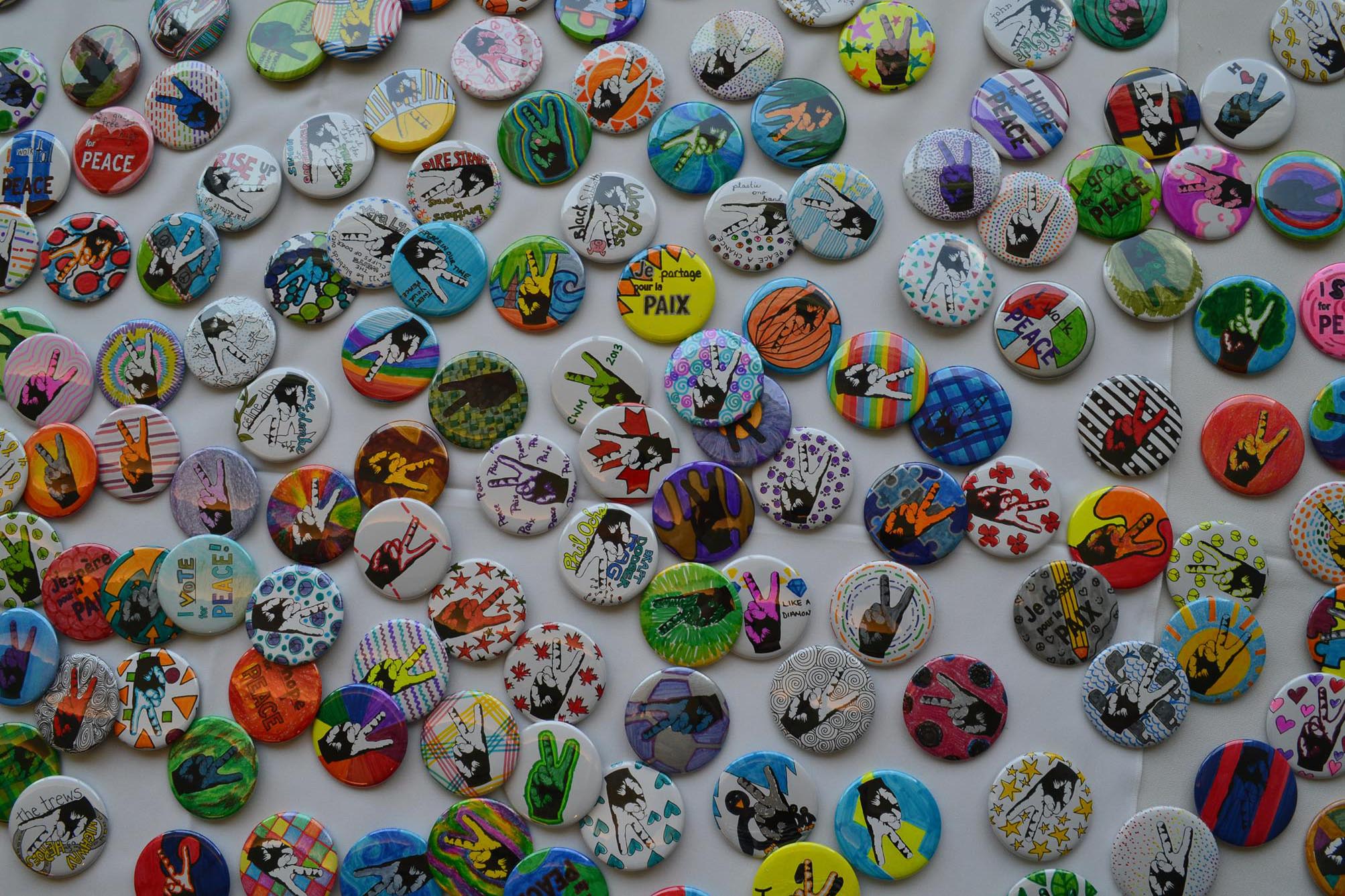 Peace Buttons | Canadian War Museum